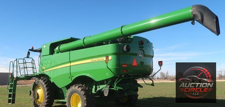 2016 John Deere S670 STS  combine