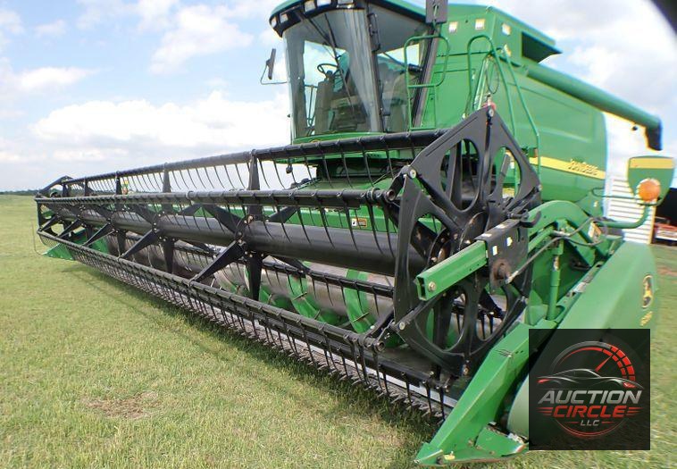 2004 John Deere 9560  combine