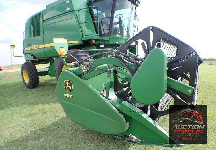 2004 John Deere 9560  combine