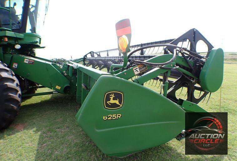 2004 John Deere 9560  combine