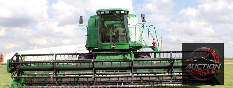 2004 John Deere 9560  combine