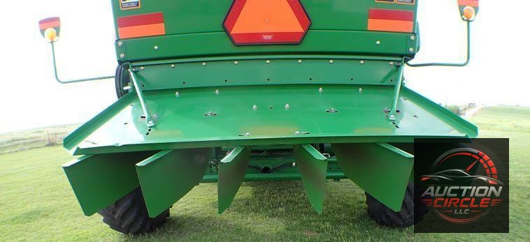 2004 John Deere 9560  combine