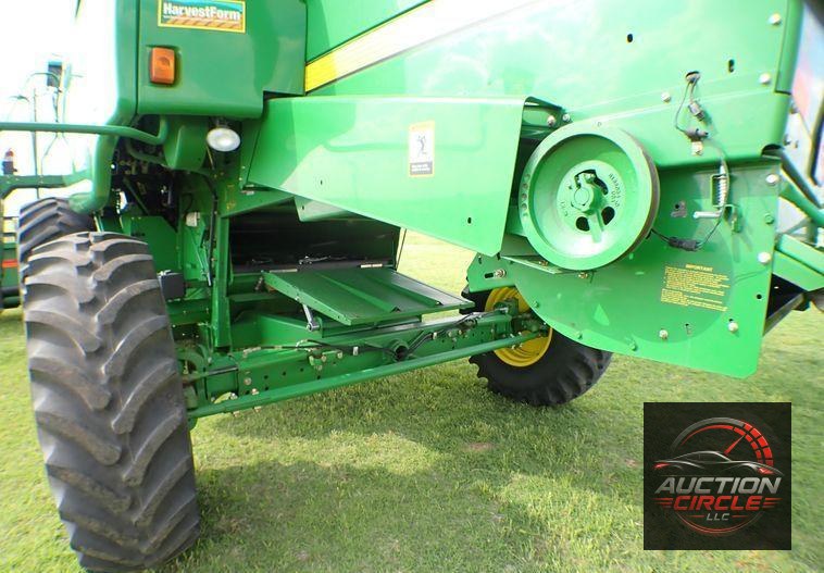 2004 John Deere 9560  combine