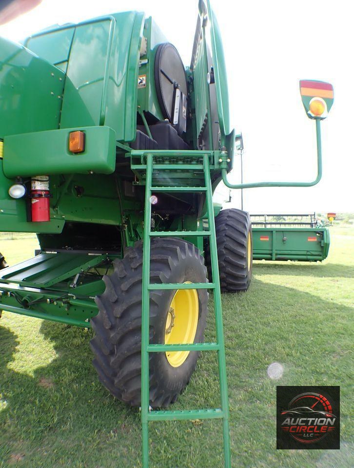 2004 John Deere 9560  combine