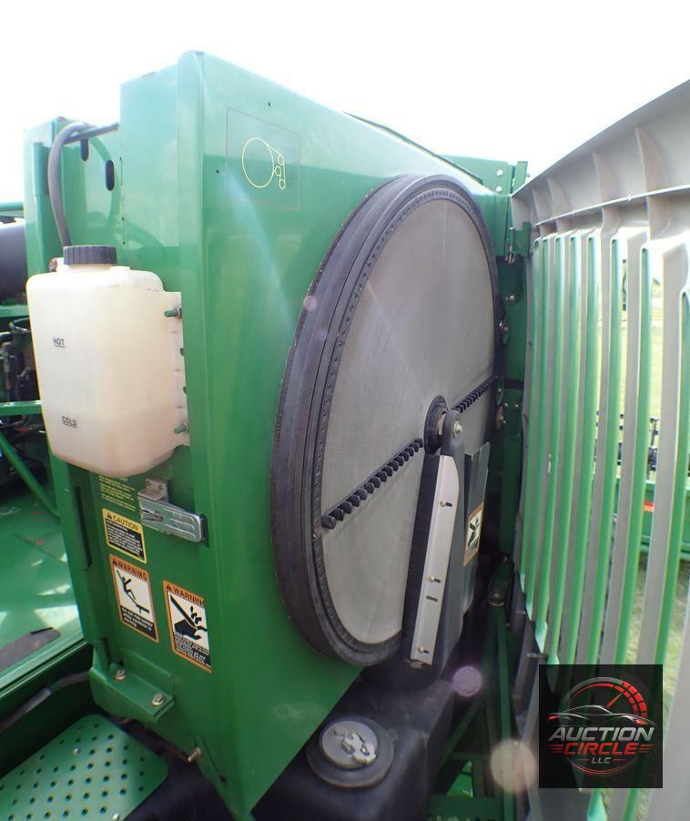 2004 John Deere 9560  combine