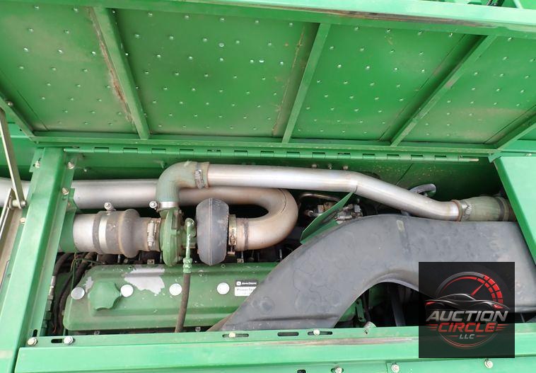 2004 John Deere 9560  combine