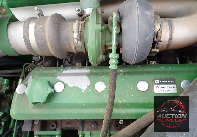2004 John Deere 9560  combine