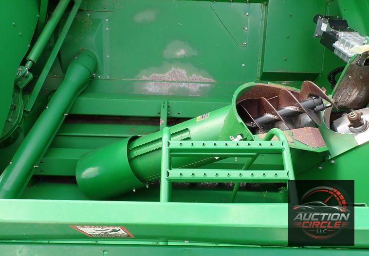 2004 John Deere 9560  combine