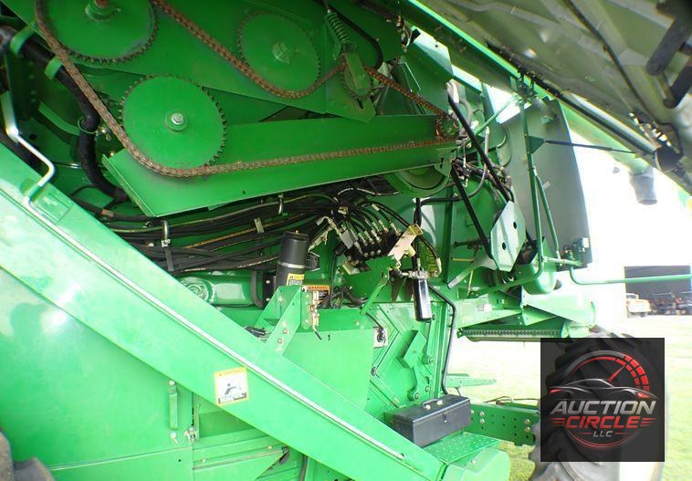 2004 John Deere 9560  combine