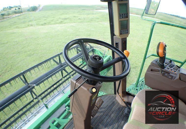 2004 John Deere 9560  combine