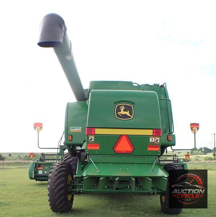 2004 John Deere 9560  combine
