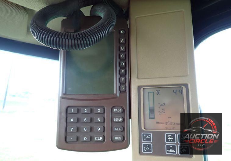 2004 John Deere 9560  combine
