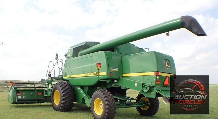 2004 John Deere 9560  combine