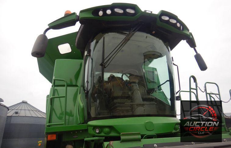 2017 John Deere S680S RWA combine