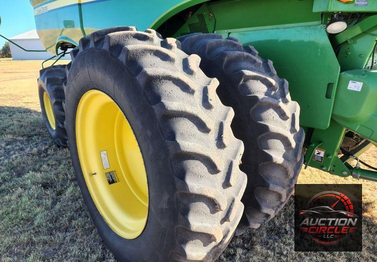 2012 John Deere S670