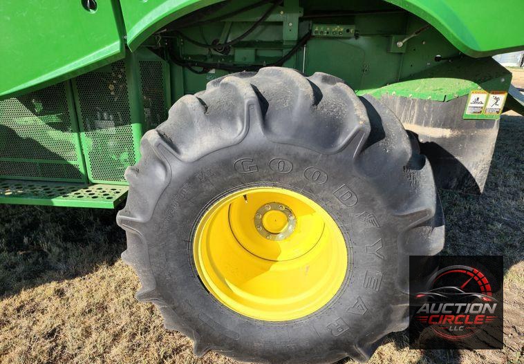 2012 John Deere S670