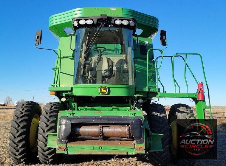 2009 John Deere 9770 STS  combine
