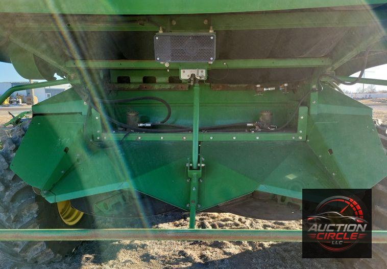 2009 John Deere 9770 STS  combine