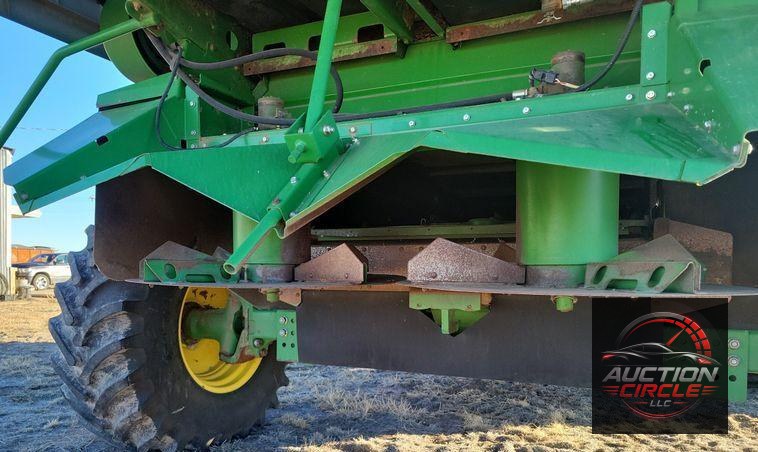 2009 John Deere 9770 STS  combine