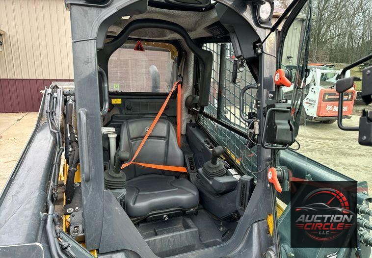2021 John Deere 325G tracked skid steer loader