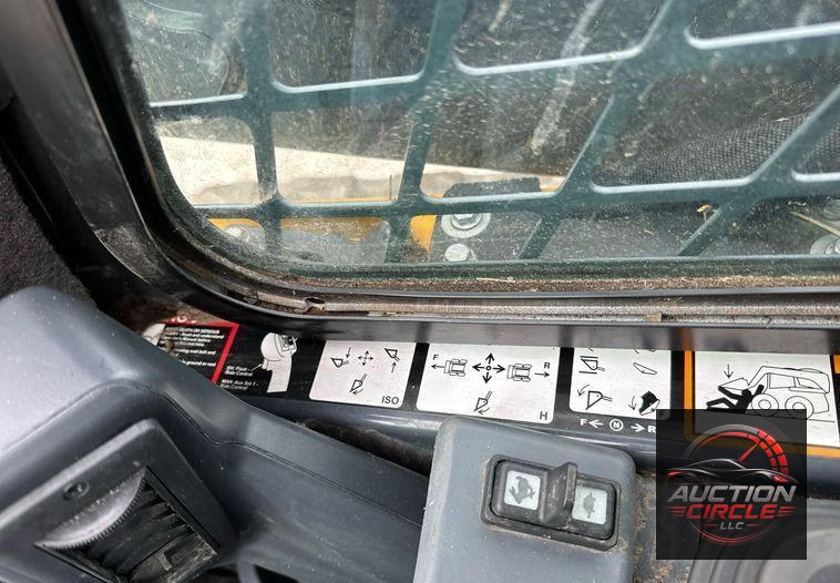 2021 John Deere 325G tracked skid steer loader