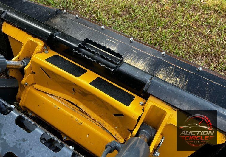 2022 John Deere 325G  tracked skid steer loader