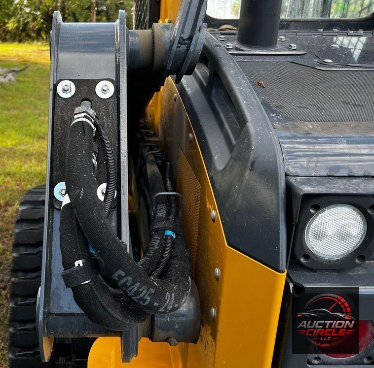 2022 John Deere 325G  tracked skid steer loader