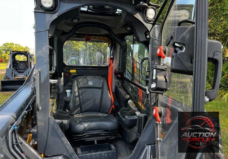 2022 John Deere 325G  tracked skid steer loader