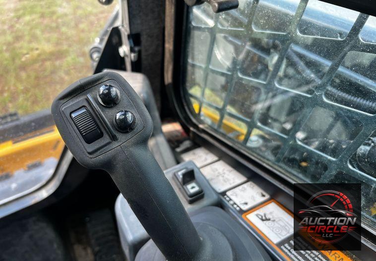 2022 John Deere 325G  tracked skid steer loader