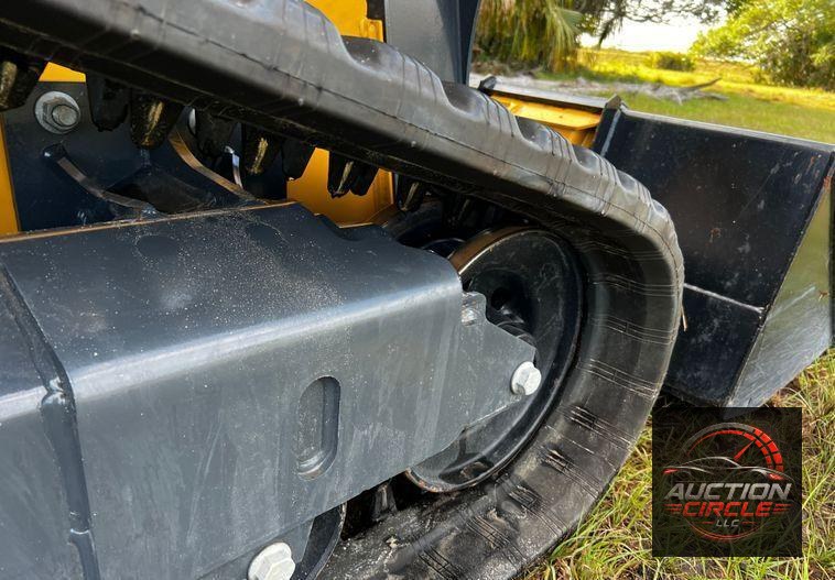 2022 John Deere 325G  tracked skid steer loader