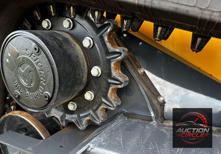2022 John Deere 325G  tracked skid steer loader