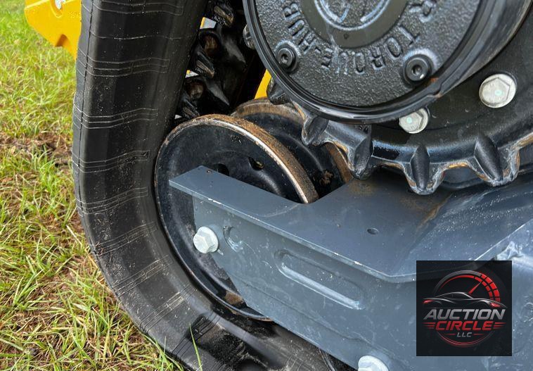 2022 John Deere 325G  tracked skid steer loader