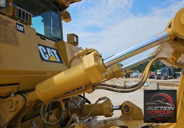 2012 Caterpillar  D8T dozer