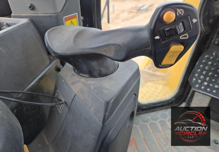2020 Caterpillar D6 dozer