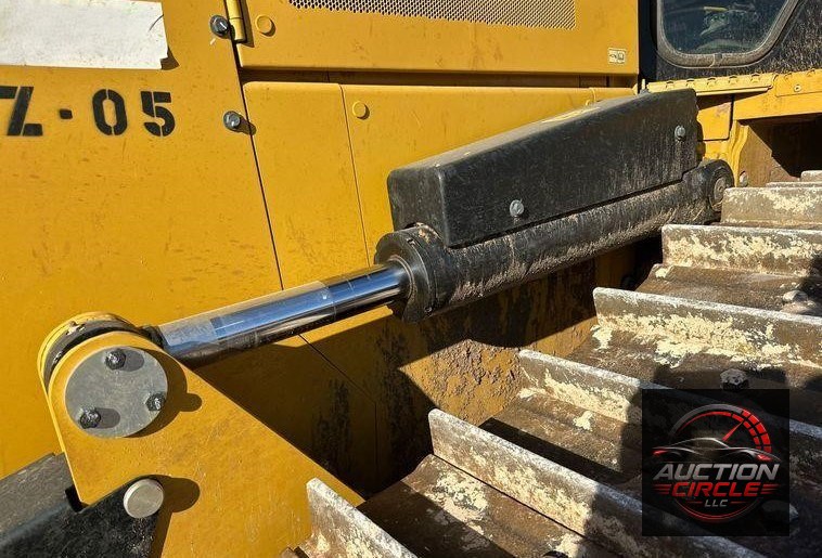 2022 Caterpillar D5 dozer