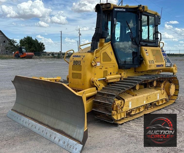 2023 Komatsu  D51EX-24 dozer