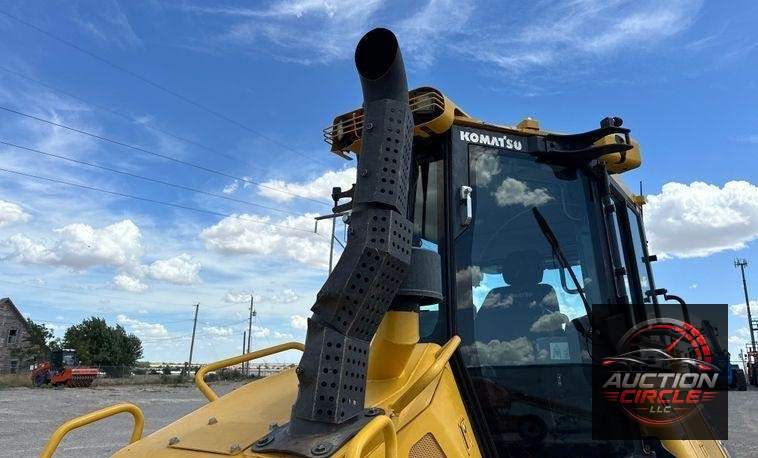 2023 Komatsu  D51EX-24 dozer