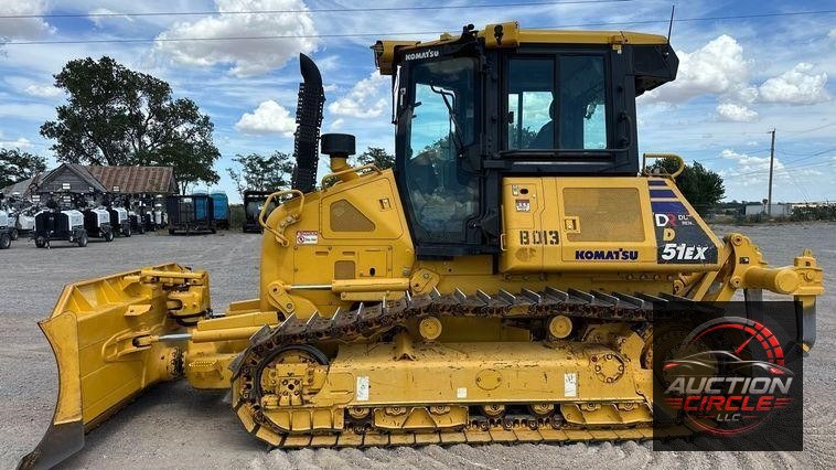2023 Komatsu  D51EX-24 dozer