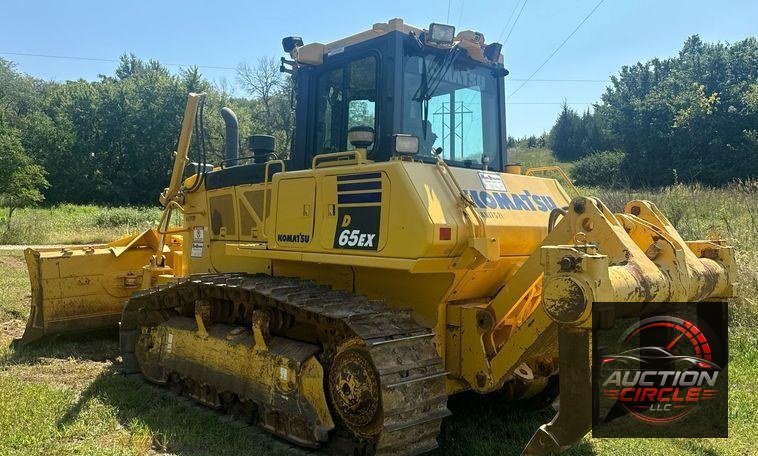 2017 Komatsu D65EX-18 dozer