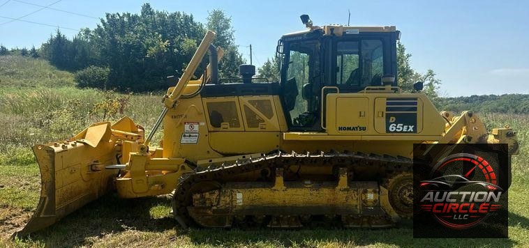 2017 Komatsu D65EX-18 dozer