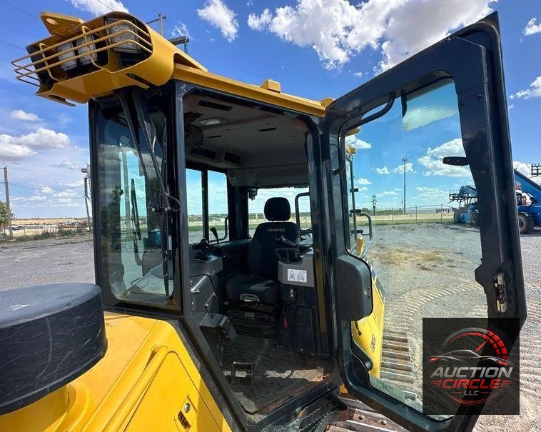 2022 Komatsu  D51EX-24 dozer