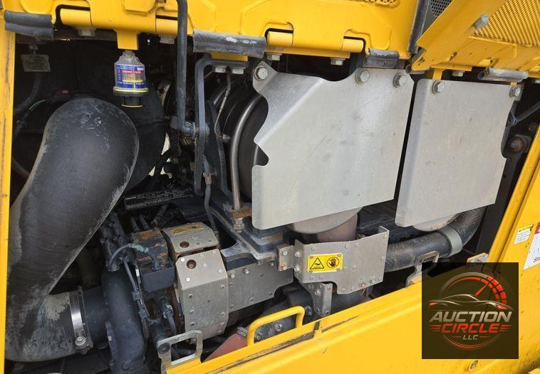 2019 Komatsu D65PXI-18 dozer