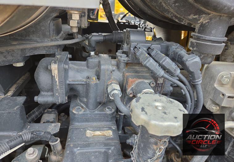 2019 Komatsu D65PXI-18 dozer