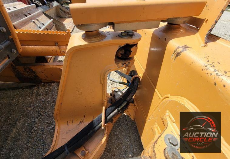 2017 Case 650L LGP  dozer