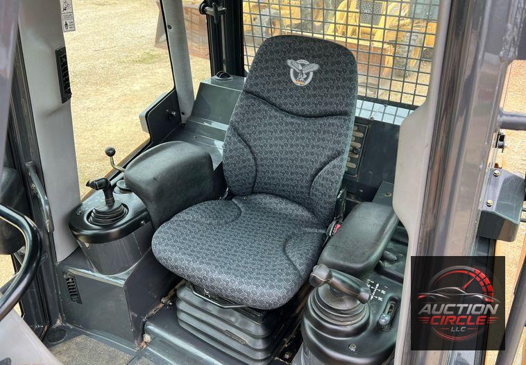 2020 Case 650M LT  dozer