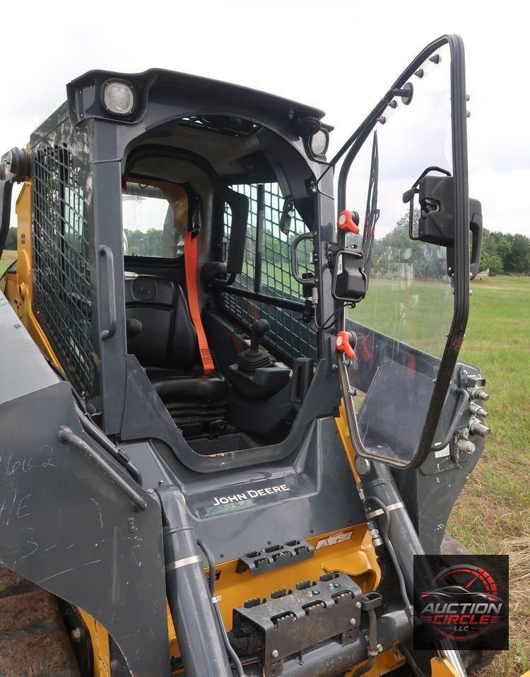 2018 John Deere 333G skid steer