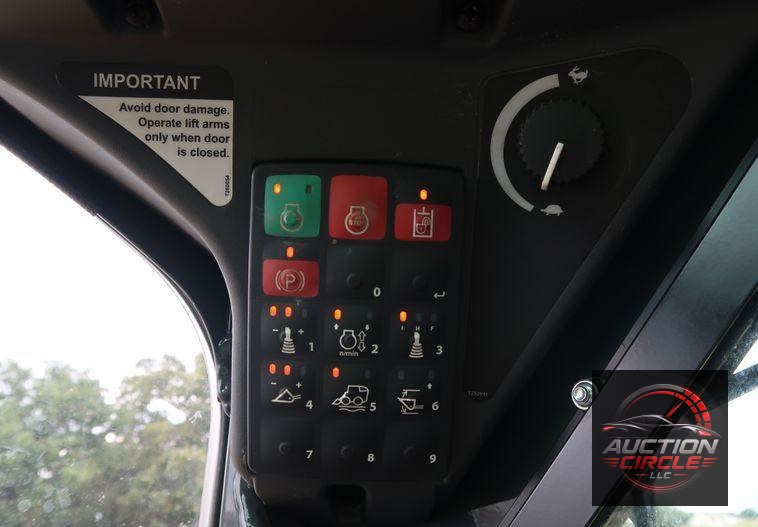 2018 John Deere 333G skid steer