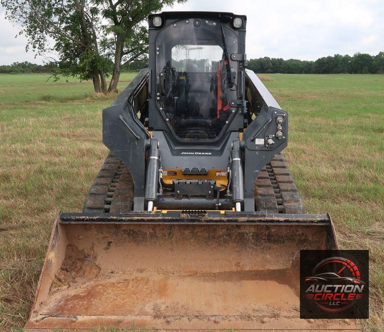 2018 John Deere 333G skid steer