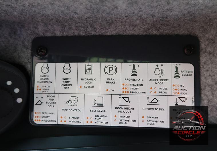 2018 John Deere 333G skid steer