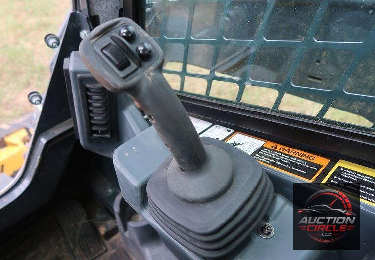 2018 John Deere 333G skid steer